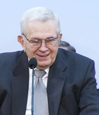 O Presidente Packer falando no seminário de presidentes de missão de 2011