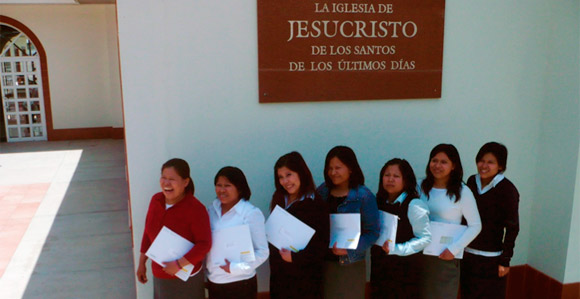 Seven Mormon Women -- all siblings -- serve as Mormon missionaries
