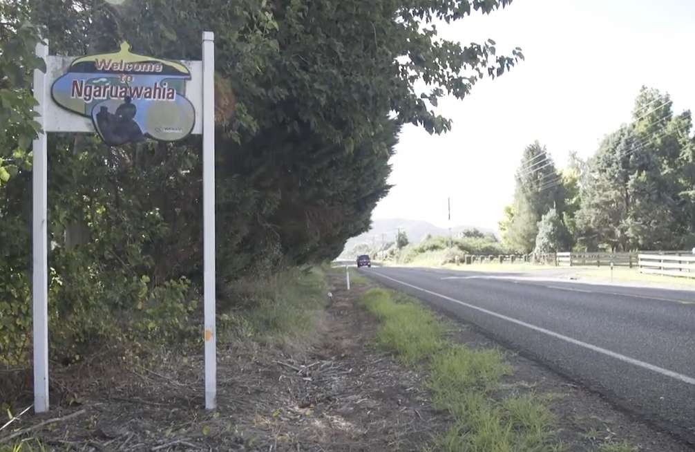 "Welcome to Ngaruawahia" sign